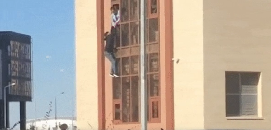 Нұр-Сұлтанда ұсталған ер адам полиция ғимаратынан қашпақ болған