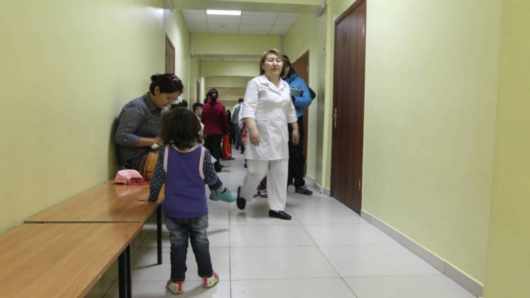 Алматы полициясы медициналық орталықта қаруланған ұрыны ұстады