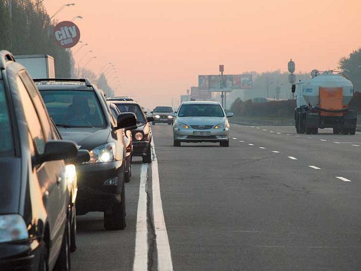 21 протокол за опасные гонки завели на двух водителей в Алматы