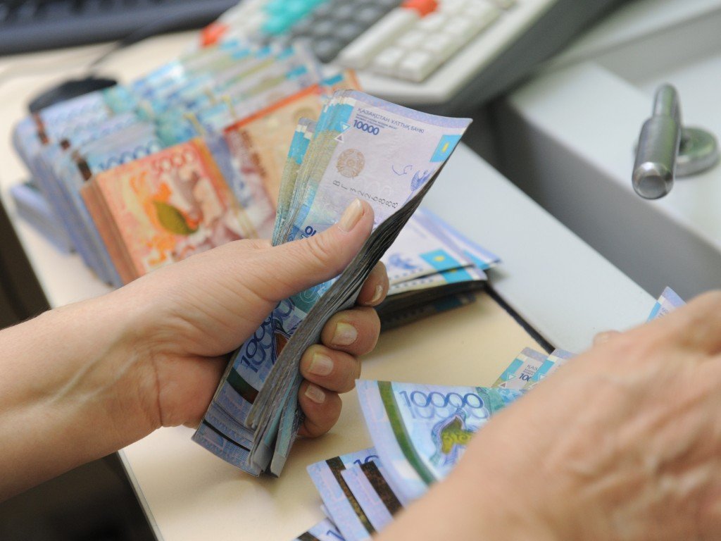Где в Казахстане самые высокие зарплаты