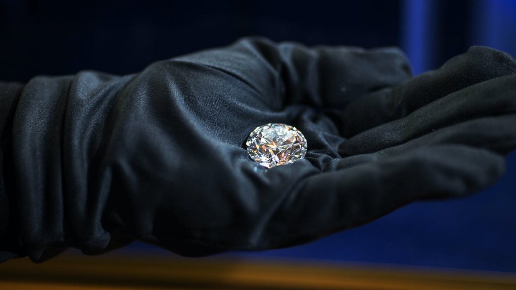 Вор в женской одежде украл из дома алматинцев бриллианты на 4 млн тенге