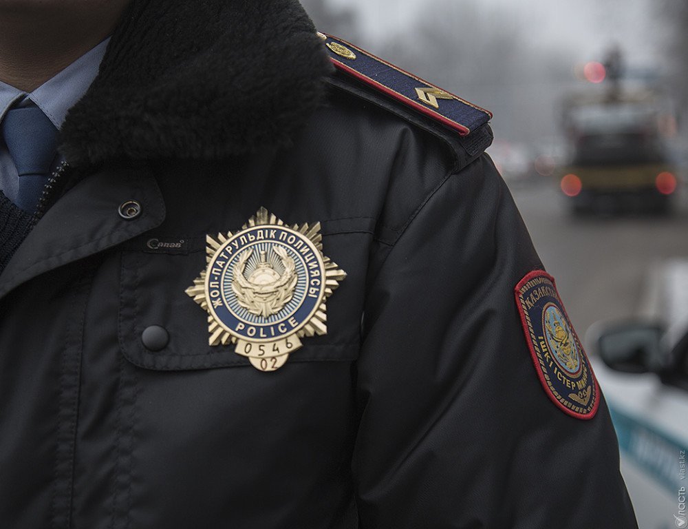 Полицейский пострадал при попытке остановить пьяного водителя большегруза в Нур-Султане 