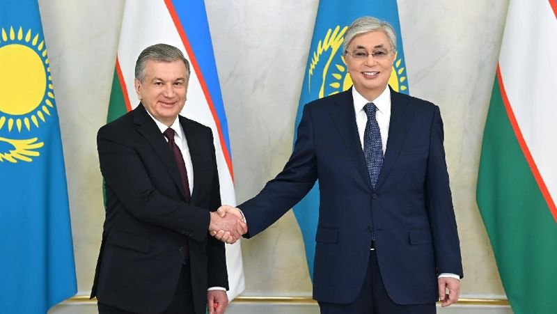 К.Токаев провел переговоры с президентом Узбекистана