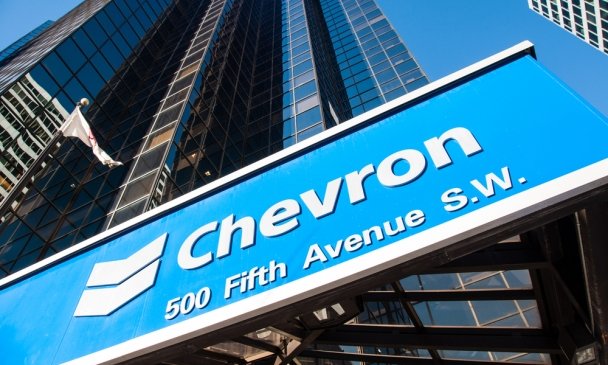 Мұнай тамшысындағы валюта. Chevron НЕГЕ Қазақстанға бір жылда 2 миллиард доллар инвестиция құймақ?
