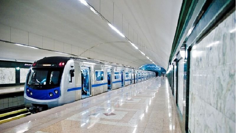 Алматы метросындағы вагондардың бірінен түтін шықты