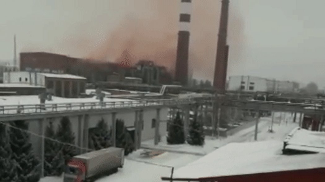 Жителей Усть-Каменогорска напугало видео с розовым дымом