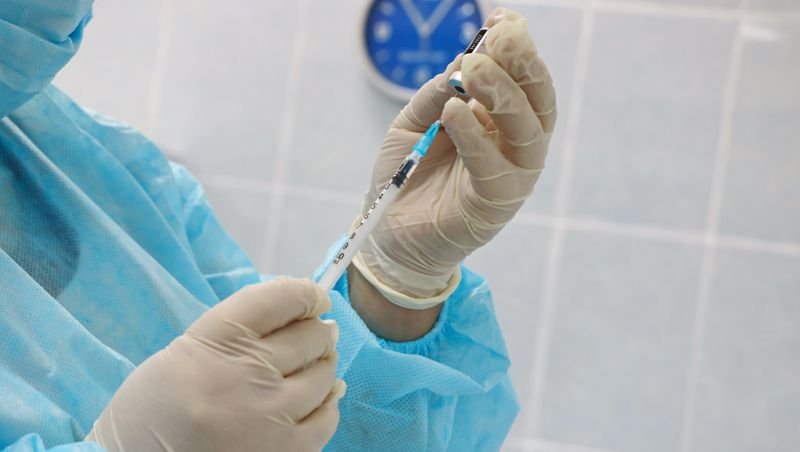 Қазақстанға коронавирусқа қарсы вакцинаның 5 млн дозасы әкелінеді – Бүркітбаев