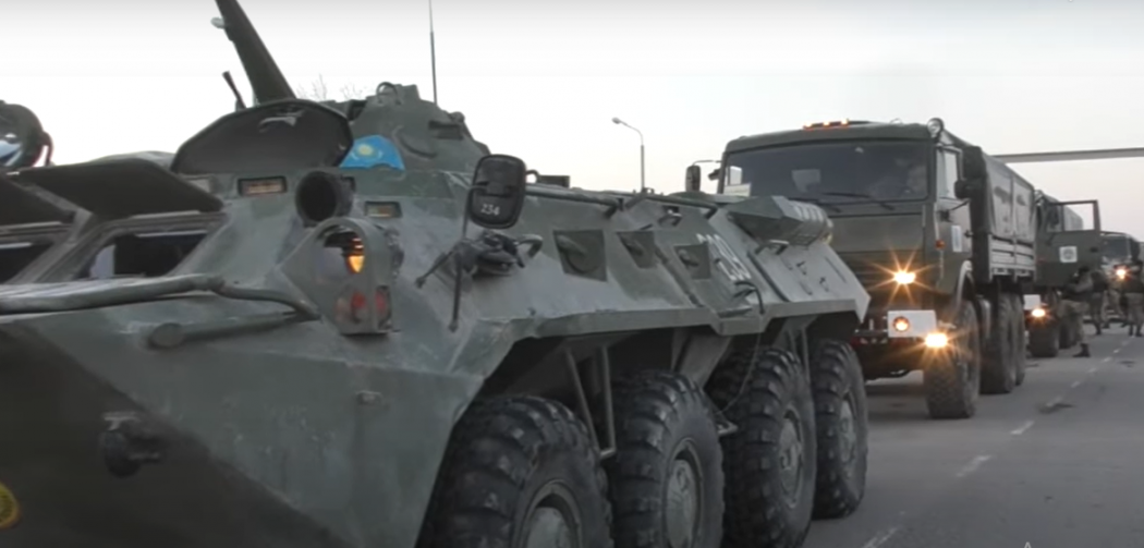 Ақтаудағы стратегиялық нысандарды әскери қызметшілер күзетіп тұр – видео  