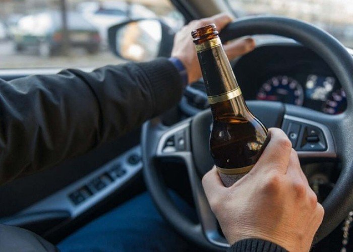 Госслужащих и пожарного уволили за управление авто в пьяном виде в Алматы