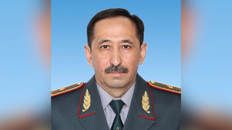 Аскар Жоламанов освобожден от должности командующего ракетными войсками и артиллерией