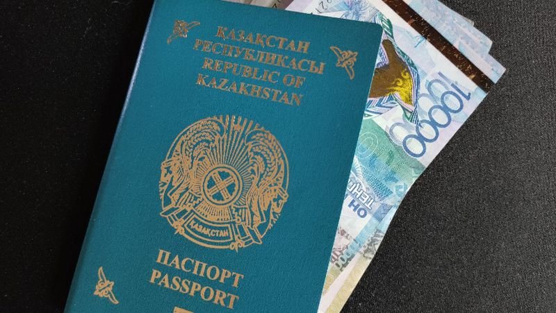 Шетелде қазақстандық паспортты алу қымбаттап кетті