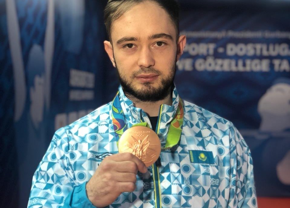 Казахстанский тяжелоатлет подал в суд на Минкультуры и спорта