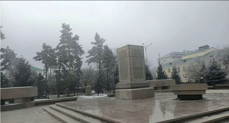Талдықорғанда қиратылған Назарбаев ескерткіші қалпына келтірілмейді