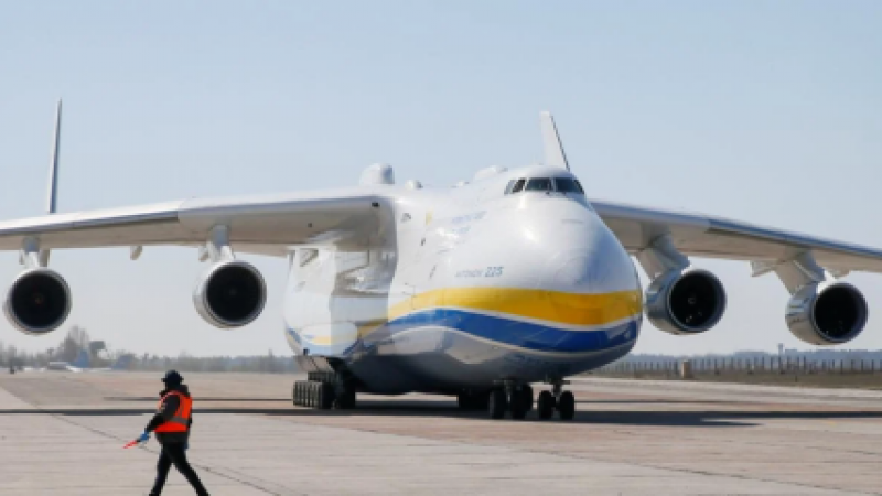 Украинада әлемдегі ең ірі Ан-225 жүк ұшағы жойылды