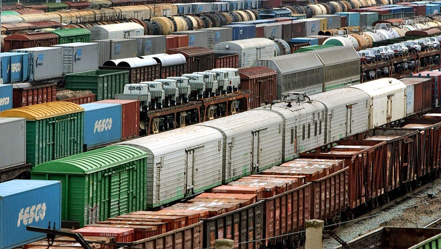 Больше тысячи казахстанских грузовых вагонов застряли в Украине