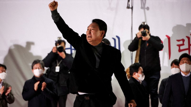 Оңтүстік Кореядағы президенттік сайлауда оппозиционер Юн Сок Ёл жеңіске жетті