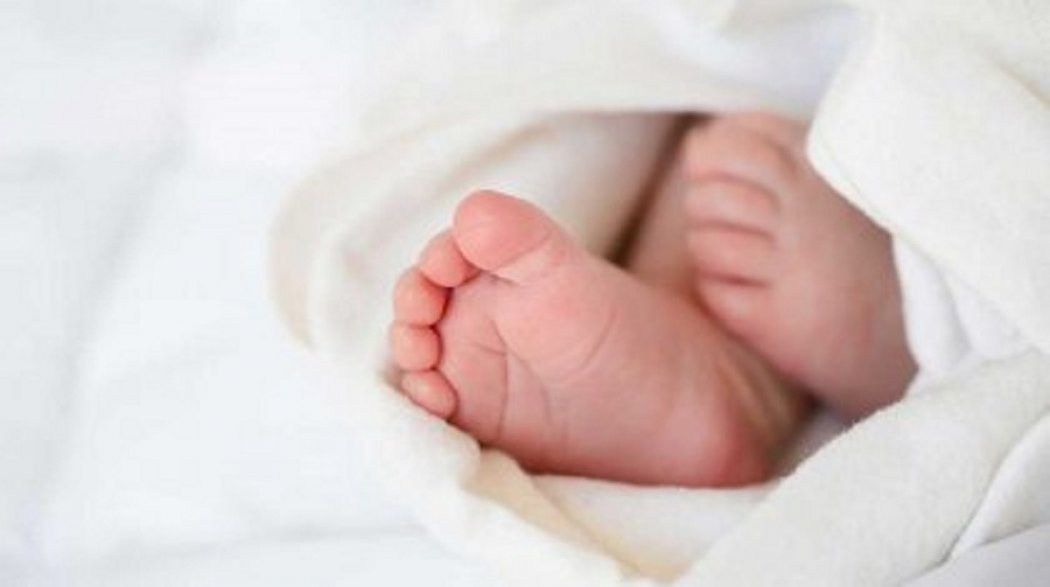 В Шымкенте задержали мать, бросившую новорожденного на улице