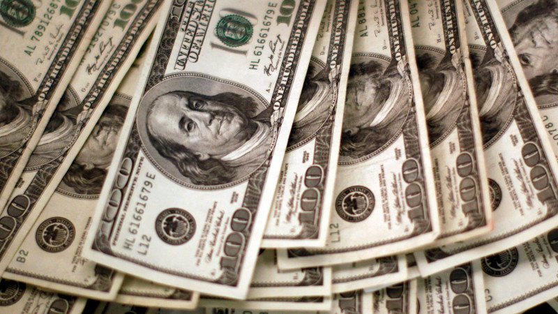 Казахстанцы продают доллары на OLX