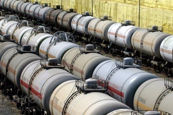Запрет на вывоз нефтепродуктов продлят в Казахстане