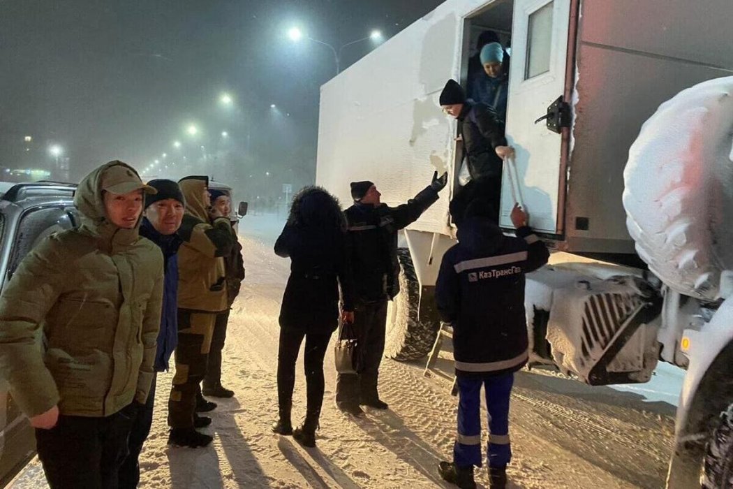 В Казахстане за сутки спасли и эвакуировали 372 человека, 6 пострадали