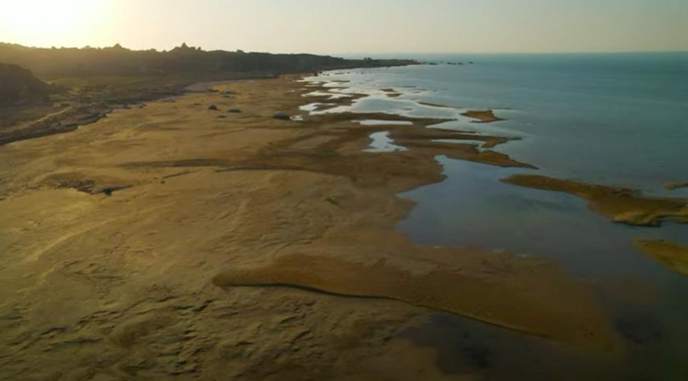 Каспийское море резко отступило от берегов в Актау