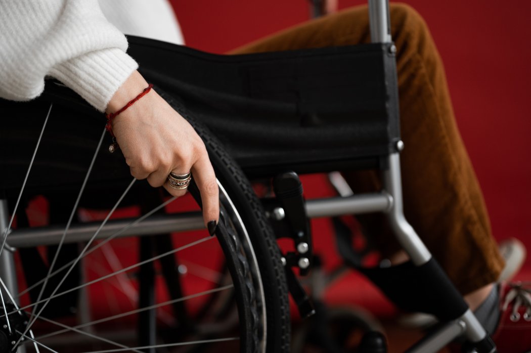 Госслужащих подозревают в получении взяток за продление инвалидности в Атырауской области