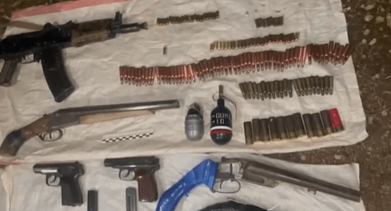 Огнестрельное оружие и гранаты нашли в схроне в Таразе