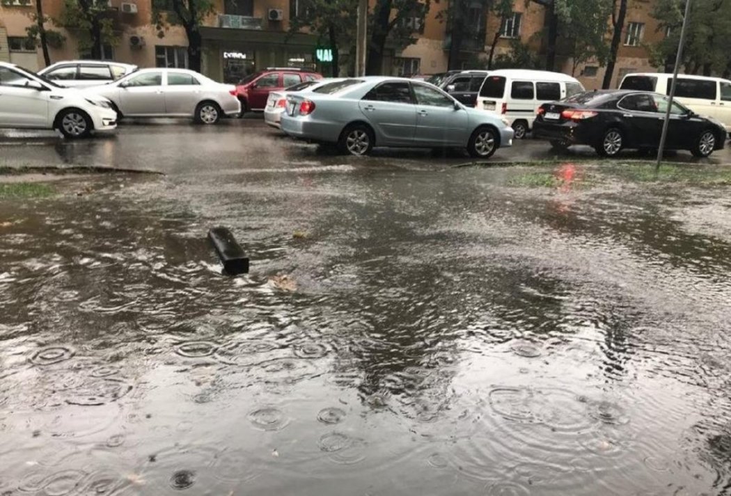 Алматы затопило после дождя