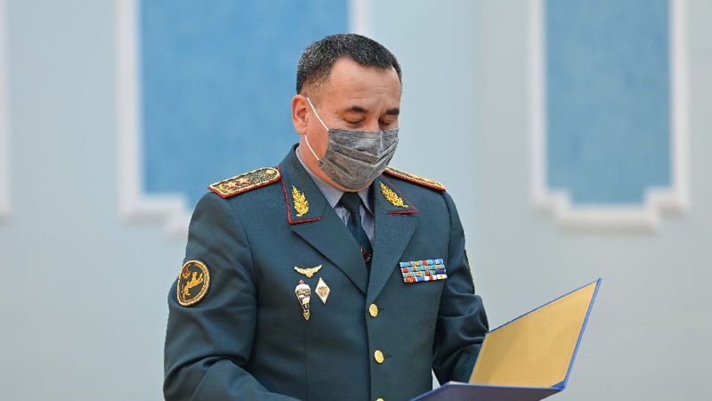 До 15 лет тюрьмы грозит экс-министру обороны - Генпрокуратура