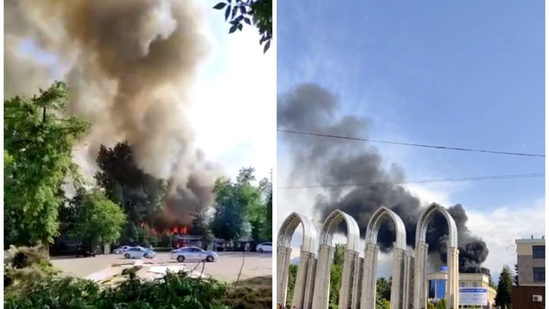 В Алматы горит павильон выставочного комплекса "Атакент"