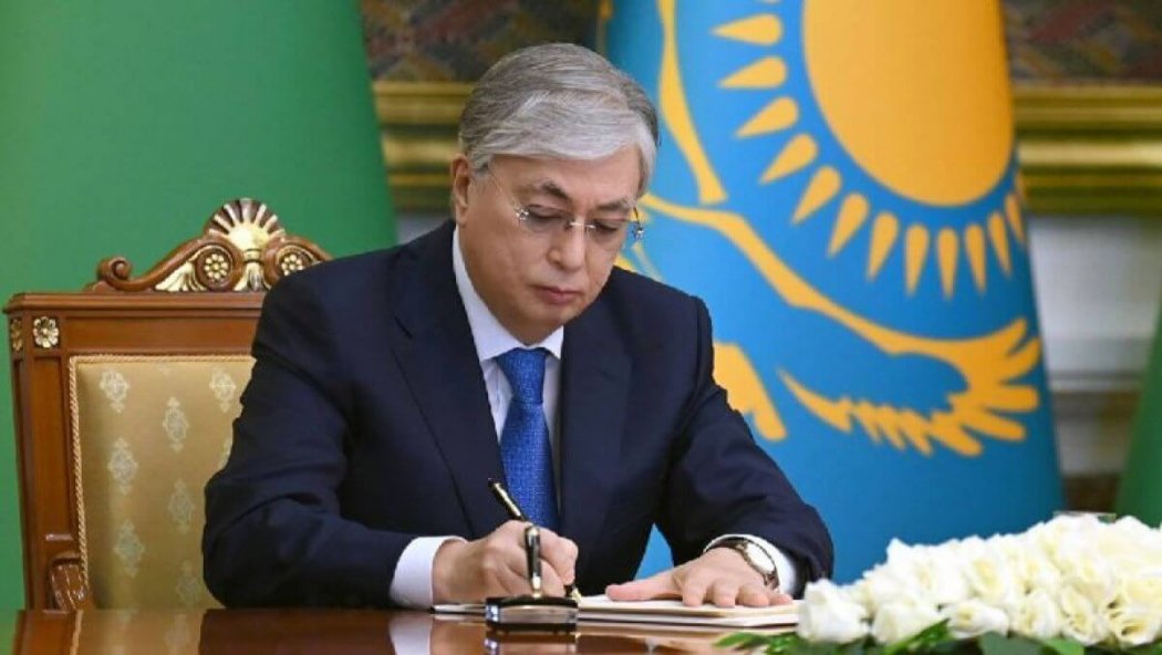 Президент присвоил ряду казахстанцев звание «Қазақстанның еңбек сіңірген қайраткері»