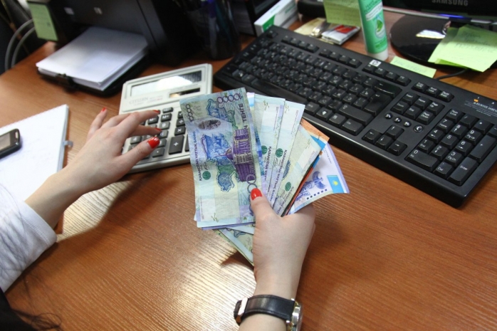 В рейтинге стран по размеру «чистой» зарплаты Казахстан занял 80-е место