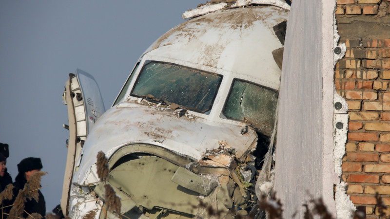 Крушение самолета BekAir: Чиновников осудили за махинации с землей в Алматинской области 