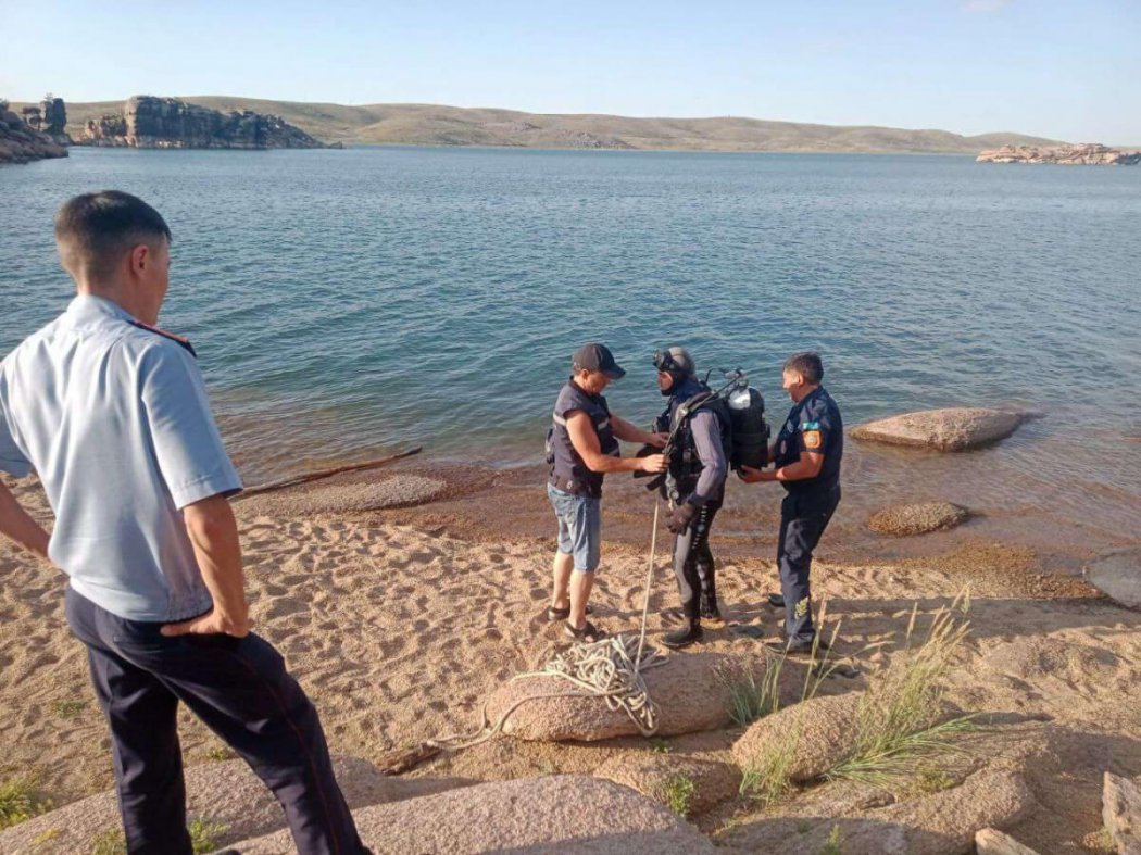 Павлодар облысында балаларды құтқармақ болған екі ер адам суға батып кетті
