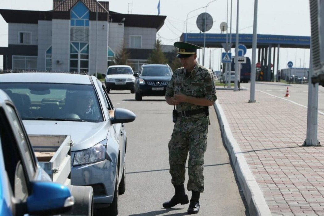 Казахстан открывает 12 автомобильных пунктов пропуска на границе с Россией и Узбекистаном