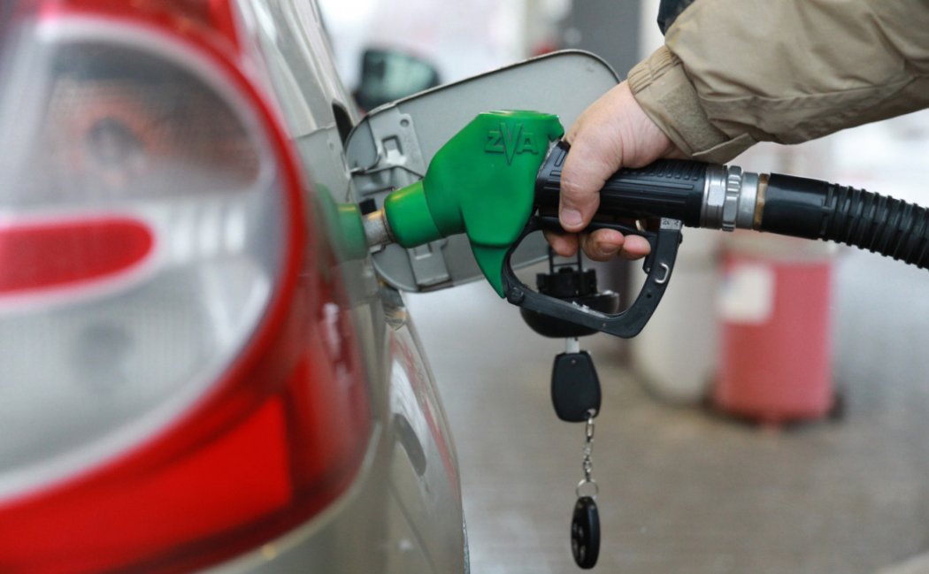 Предельные цены на бензин повысили в двух регионах Казахстана